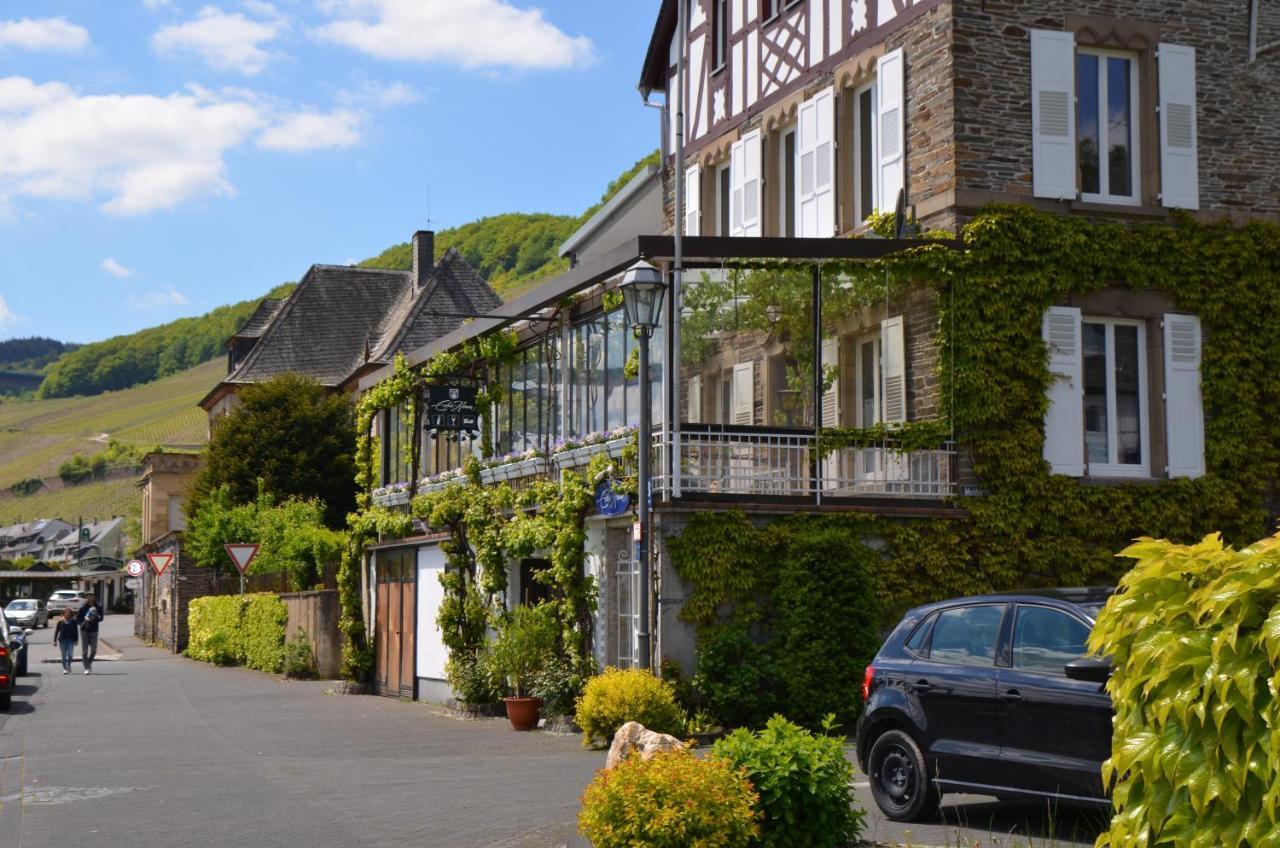 Hotel Weingut Erbes-Henn Ürzig Exterior foto