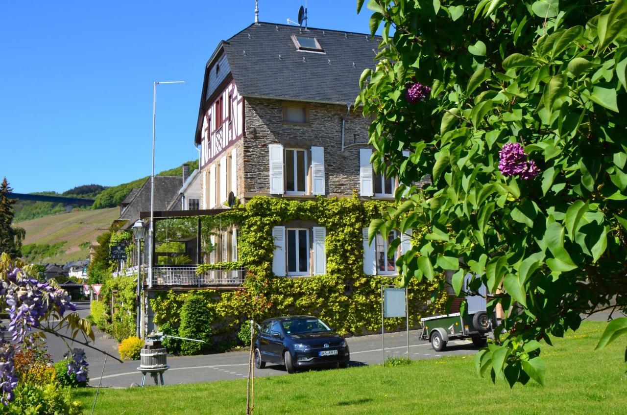 Hotel Weingut Erbes-Henn Ürzig Exterior foto